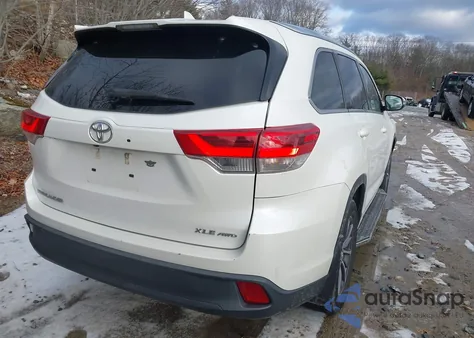 2018 Toyota Highlander Xle from USA, damaged, VIN 5TDJZRFH6JS880793